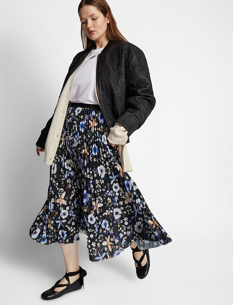 Munthe - CHARMING - faltenröcke - black - 4