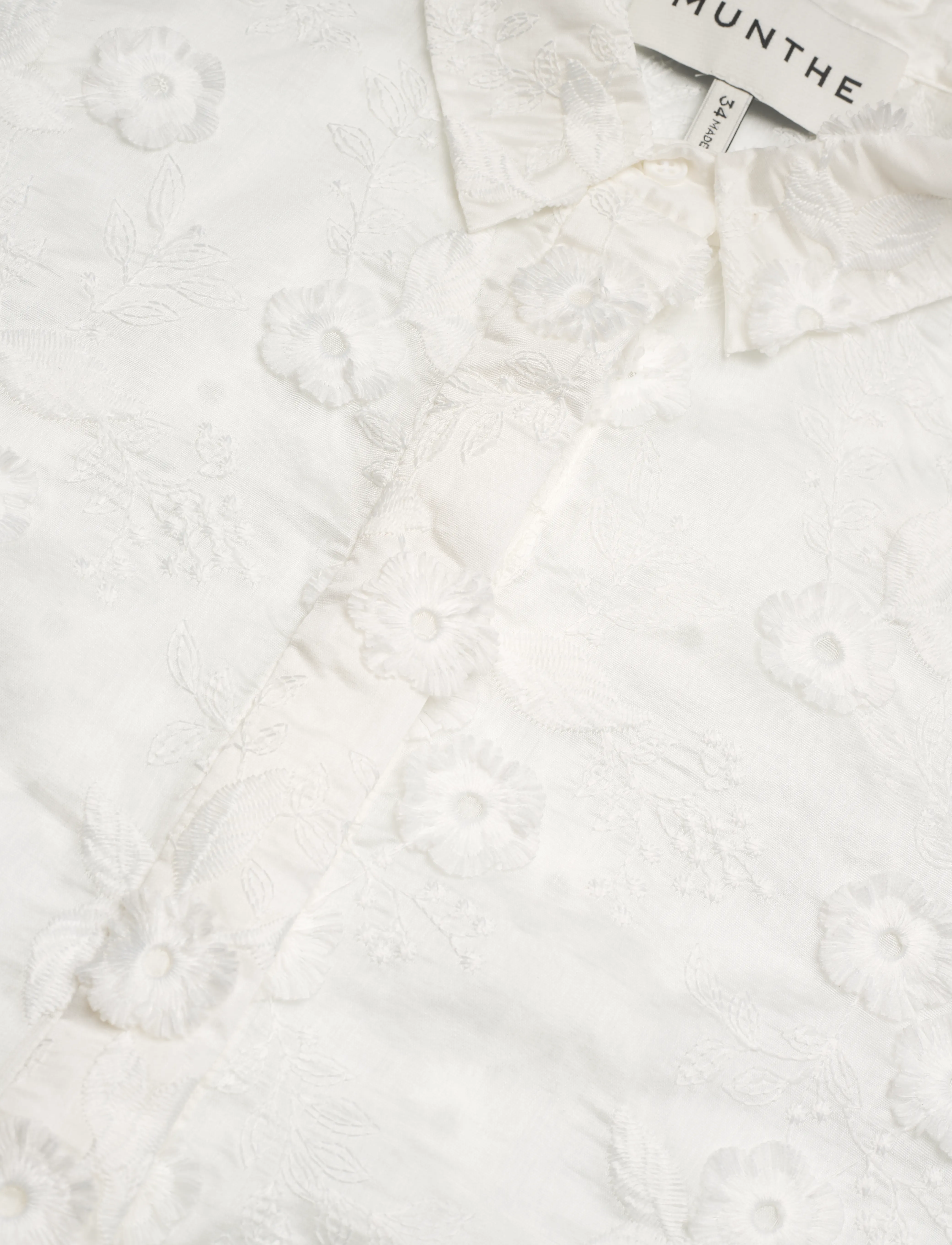 Munthe - PUST - white - 2