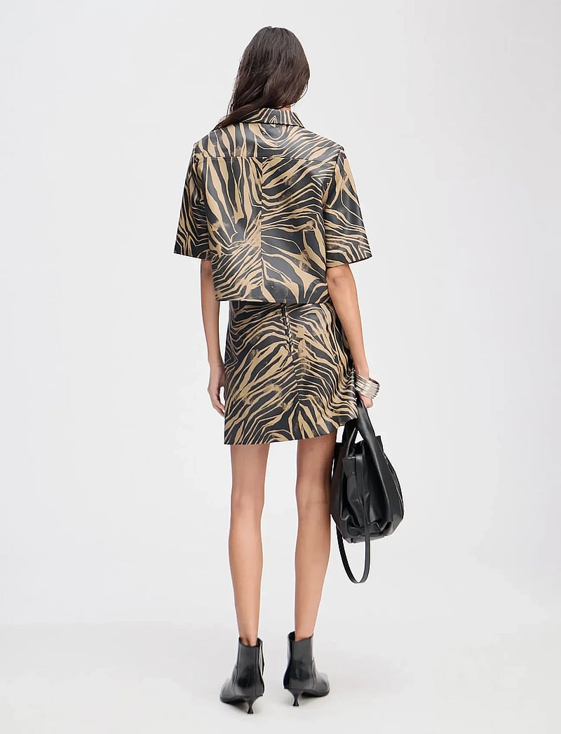 Munthe - LIPPER - lühikesed jakid - camel - 3