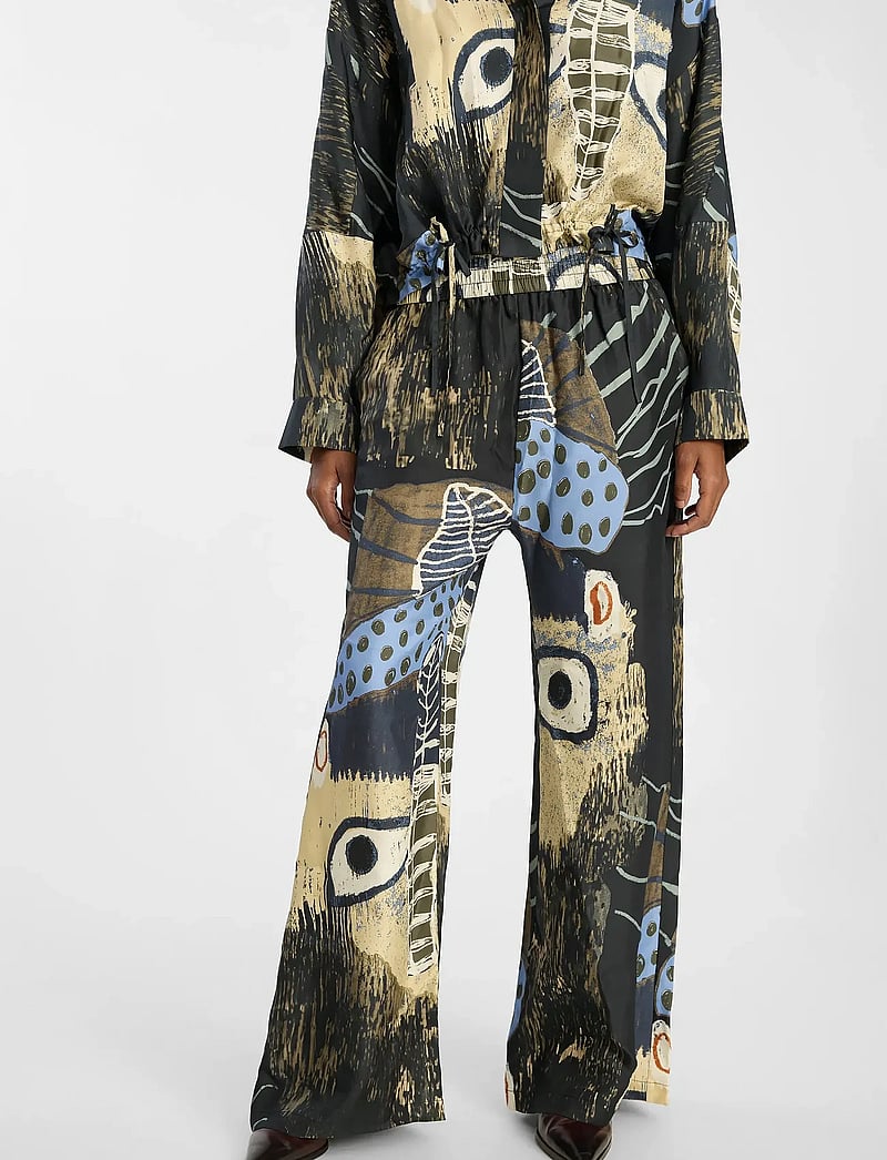 Munthe - ARUM - hosen mit weitem bein - print black - 4