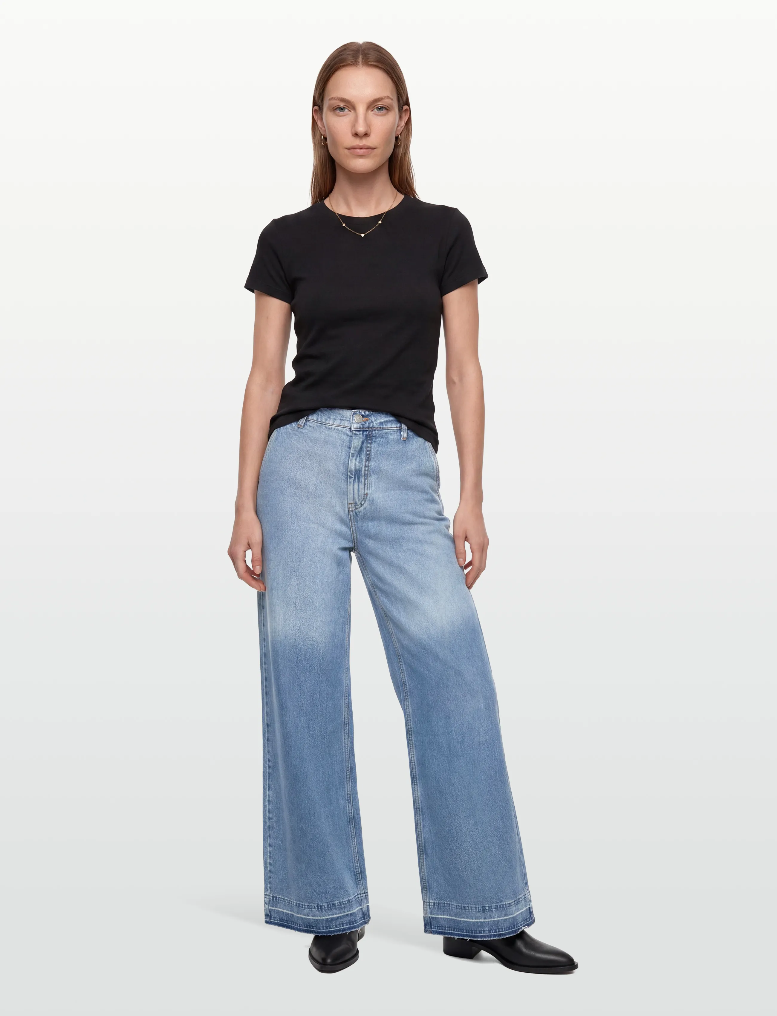 Munthe LECUBE - Flared jeans - LIGHT BLUE / blue