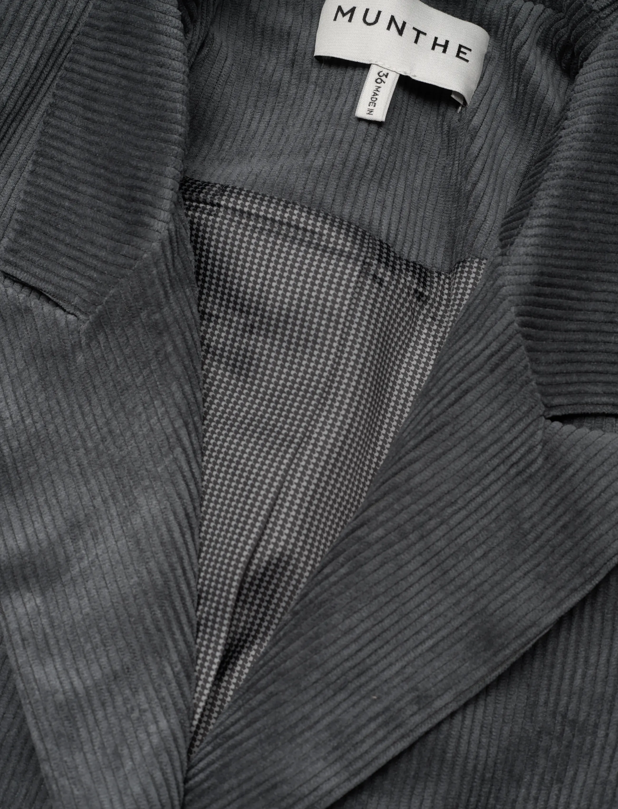Munthe - LAWO - charcoal - 2