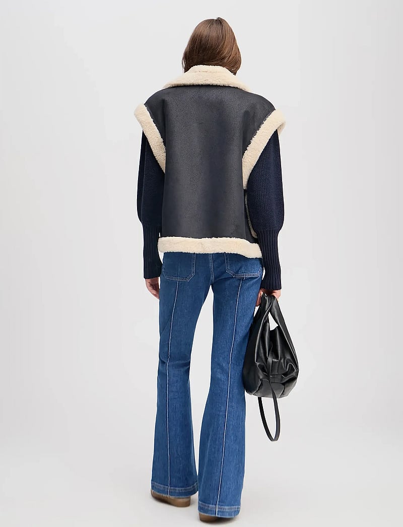 Munthe - LURPLE - sügisjakid - black - 3