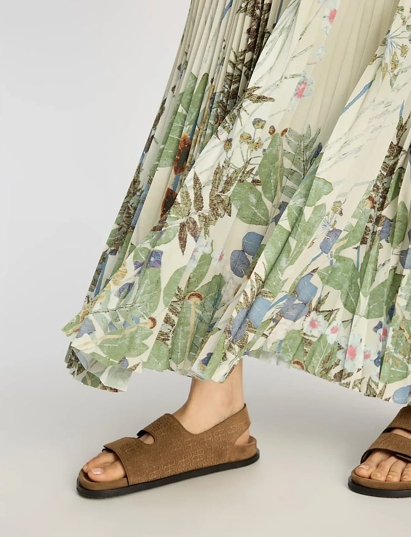 Munthe - TAULLA - plisserede nederdele - print creme - 4