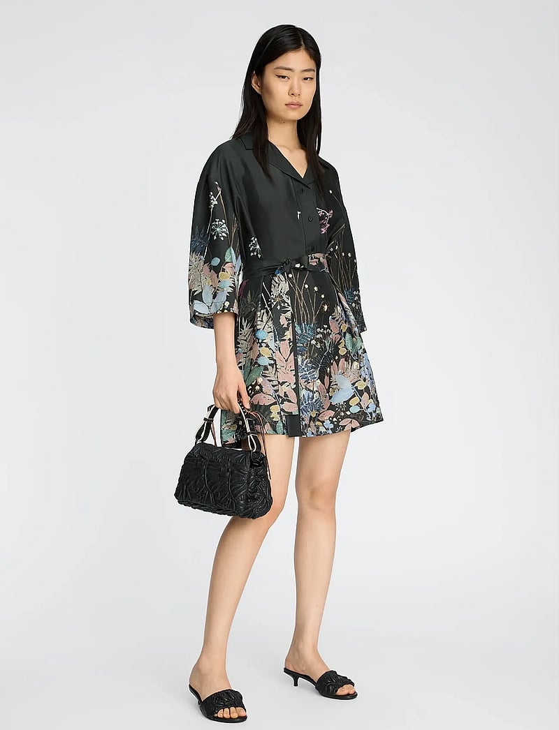 Munthe - RATANA - Īsas kleitas - print black - 0