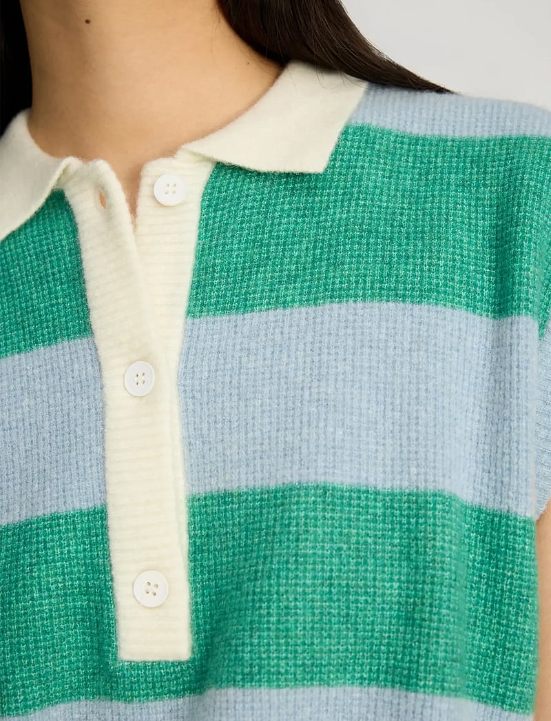 Munthe - BRACHA - stickade västar - stripe green - 3