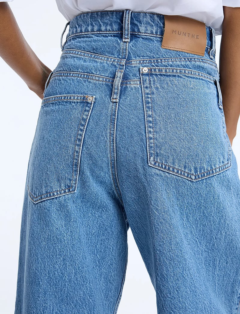 Munthe - NEZZASIN - brede jeans - blue - 4
