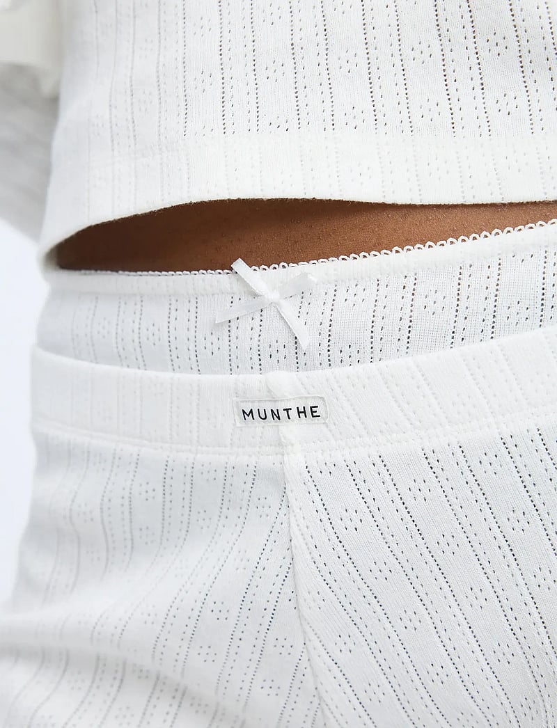 Munthe - NETTIE - casual shorts - ivory - 3