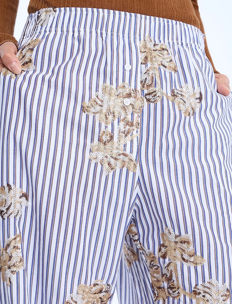 Munthe - NIKITA - bukser med brede ben - stripe white - 4