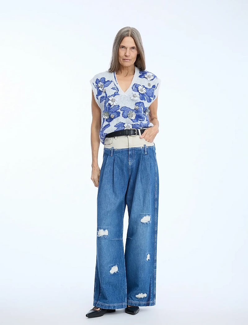 Munthe - NURULIA - knitted vests - mix blue - 0
