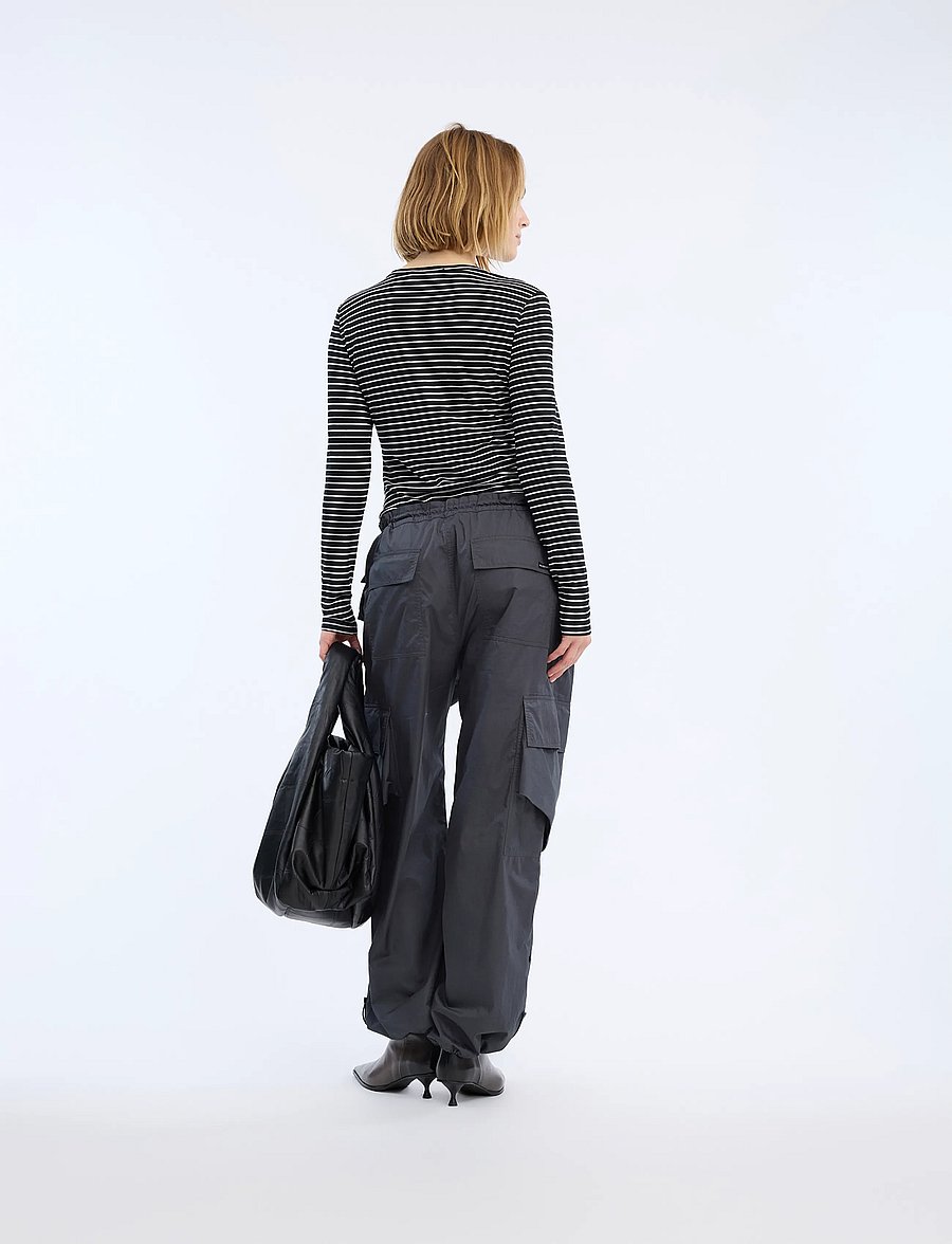 Munthe - VOELIA - långärmade blusar - black - 2