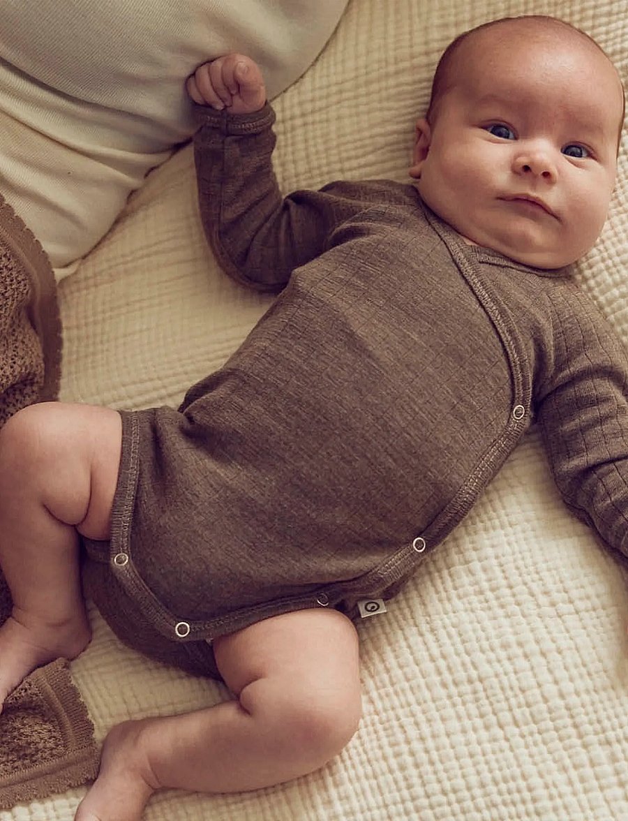 Müsli by Green Cotton - Woolly rib wrap l/s body - uldundertøj baby - walnut melange - 0
