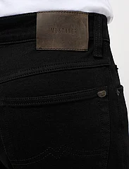 MUSTANG - Style Tramper Straight - regular piegriezuma džinsa bikses - black - 7