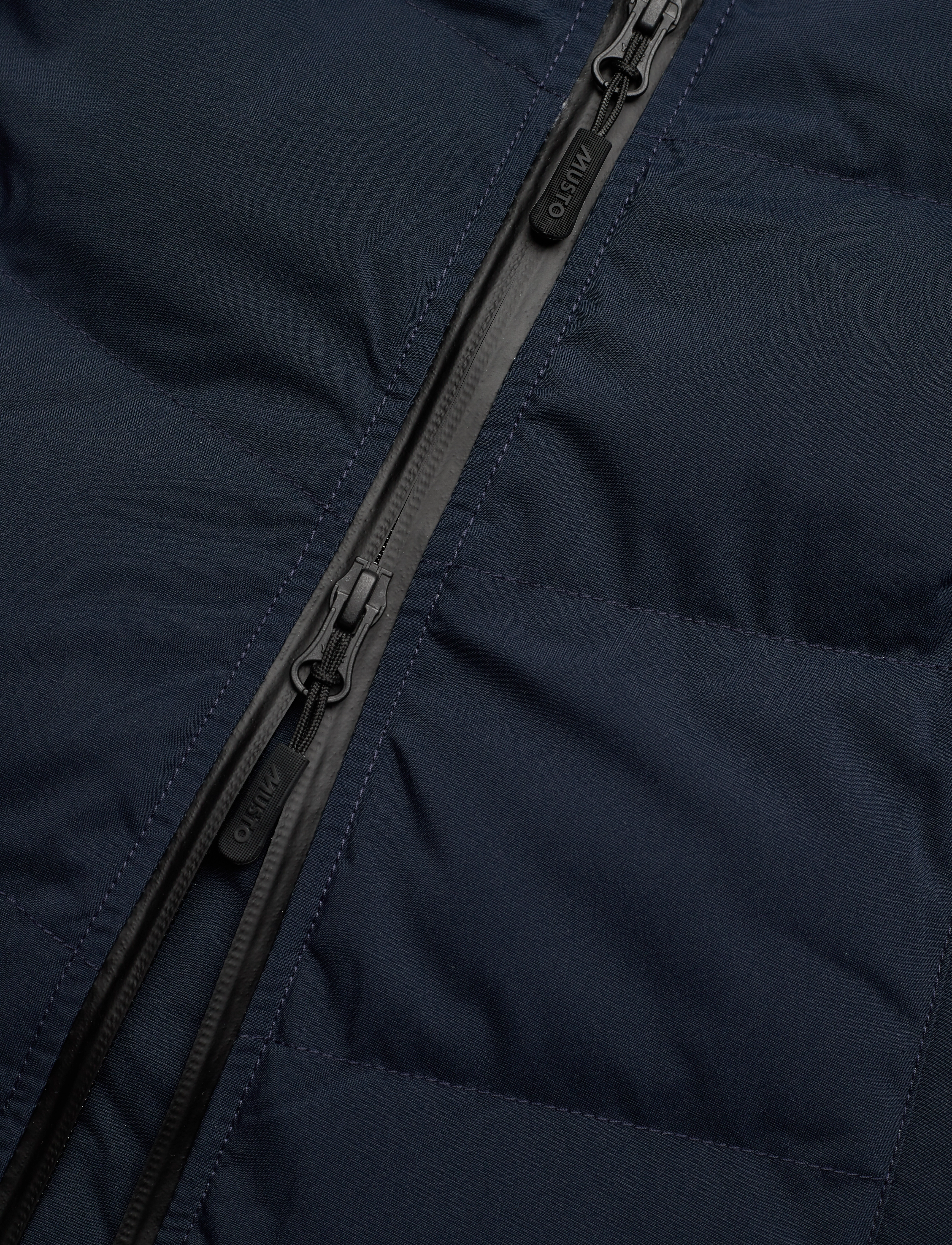 Musto - W MARINA LONG QUILTED JKT - daunenjacken - navy - 3