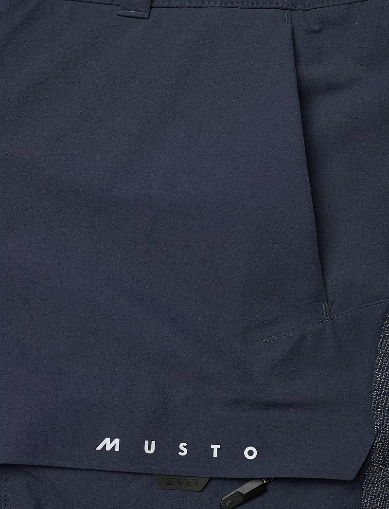 Musto - W EVO PERF STRETCH SHORT - outdoor shorts - navy - 2