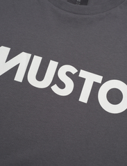 Musto - M MUSTO LOGO TEE - short-sleeved t-shirts - carbon - 2