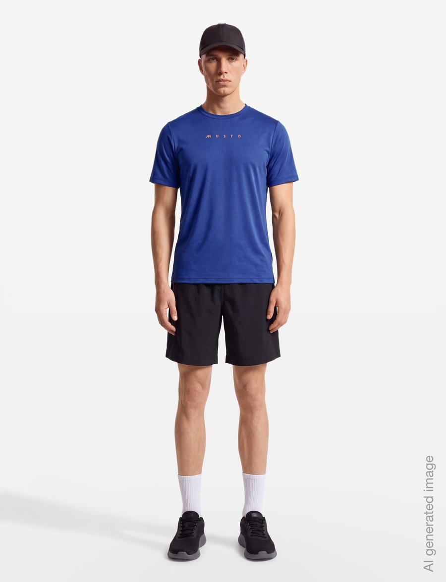 Musto - M EVO SUNBLOCK YACHT SS TEE - t-shirts - mazarine bl - 0