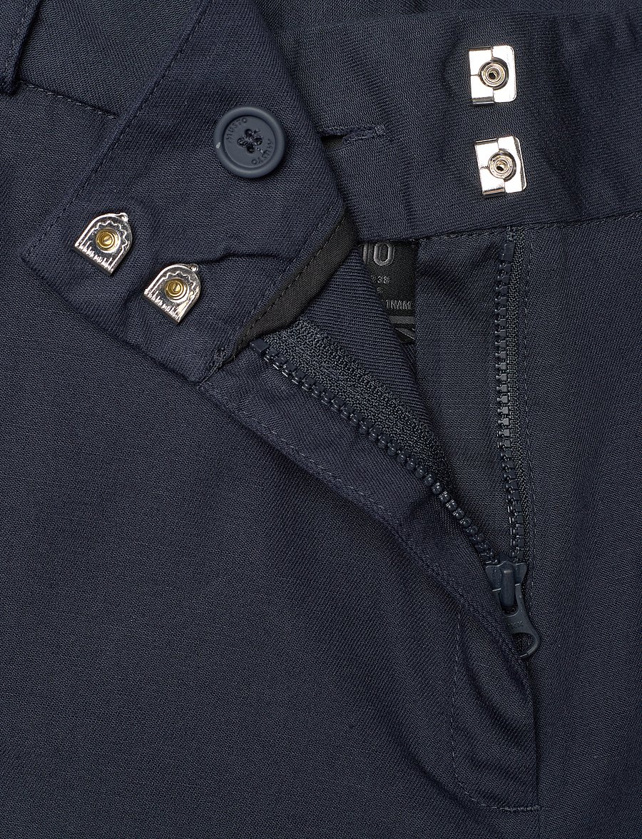 Musto - W CLASSIC TWILL SHORT - outdoorshorts - navy - 3