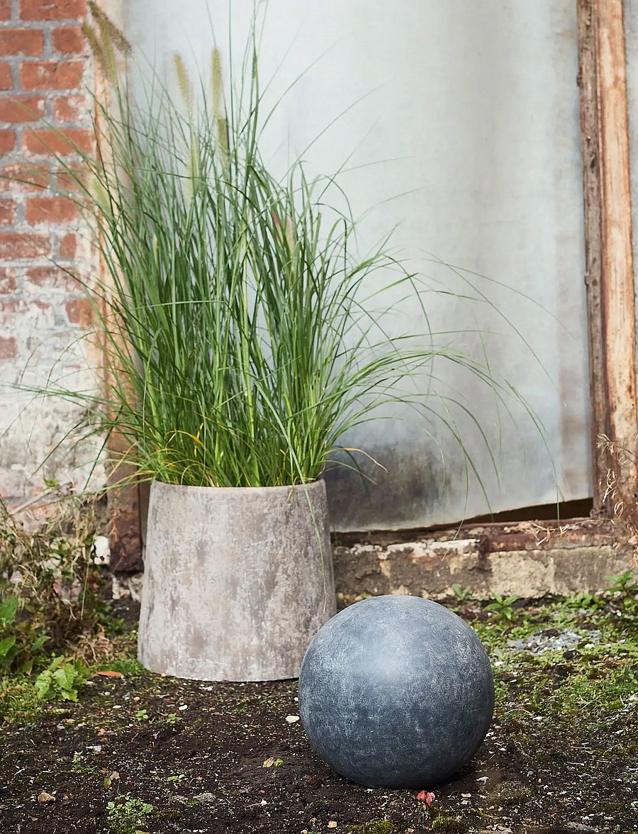 Muubs - Outdoor deco ball Taso M - Dark Grey - figuren & skulpturen - grey - 3