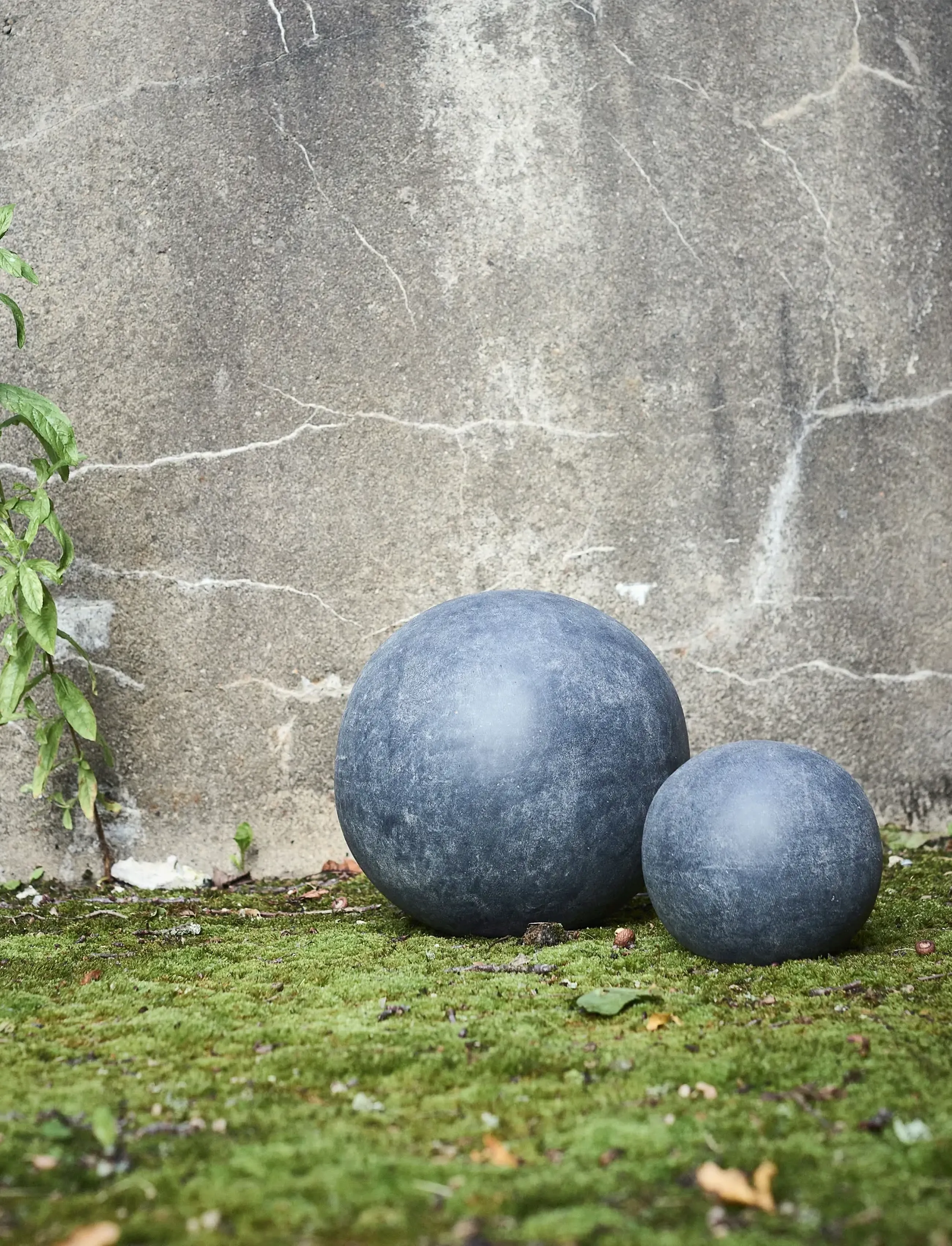 Muubs - Outdoor deco ball Taso M - Dark Grey - skulpturer & figurer - grey - 4