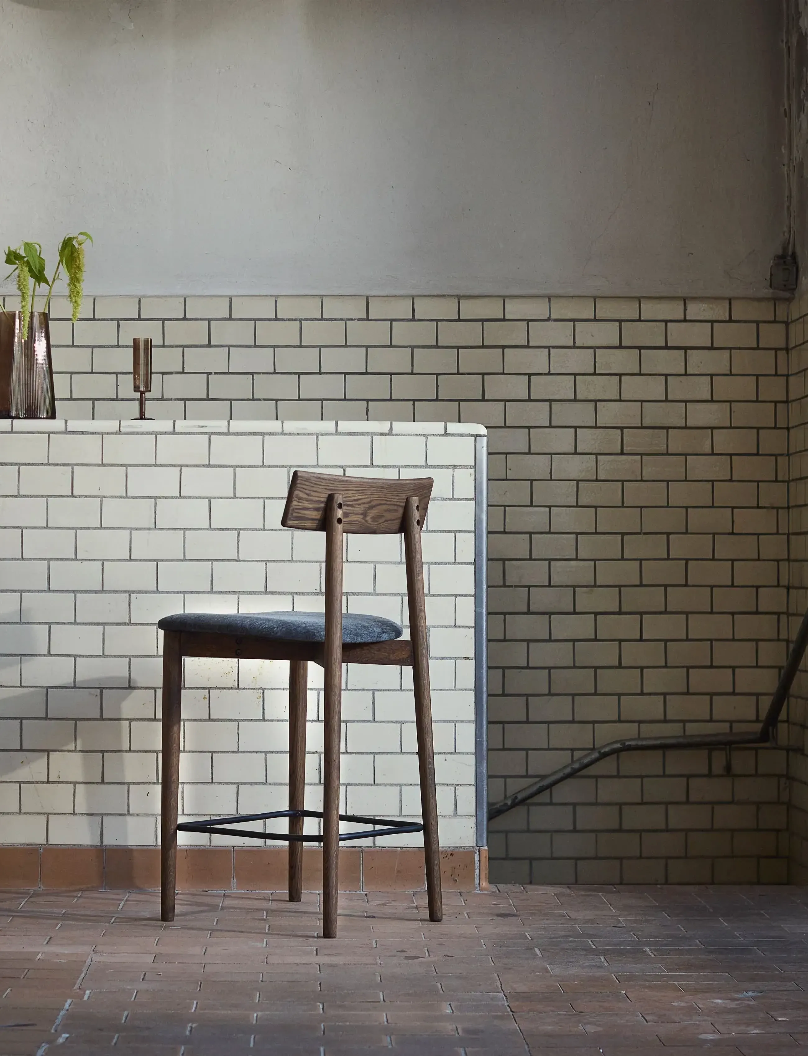 Muubs Barstool Tetra Dark Oil/Granite, One Size, Chairs & Stools, Braun - Barstools, Homeware
