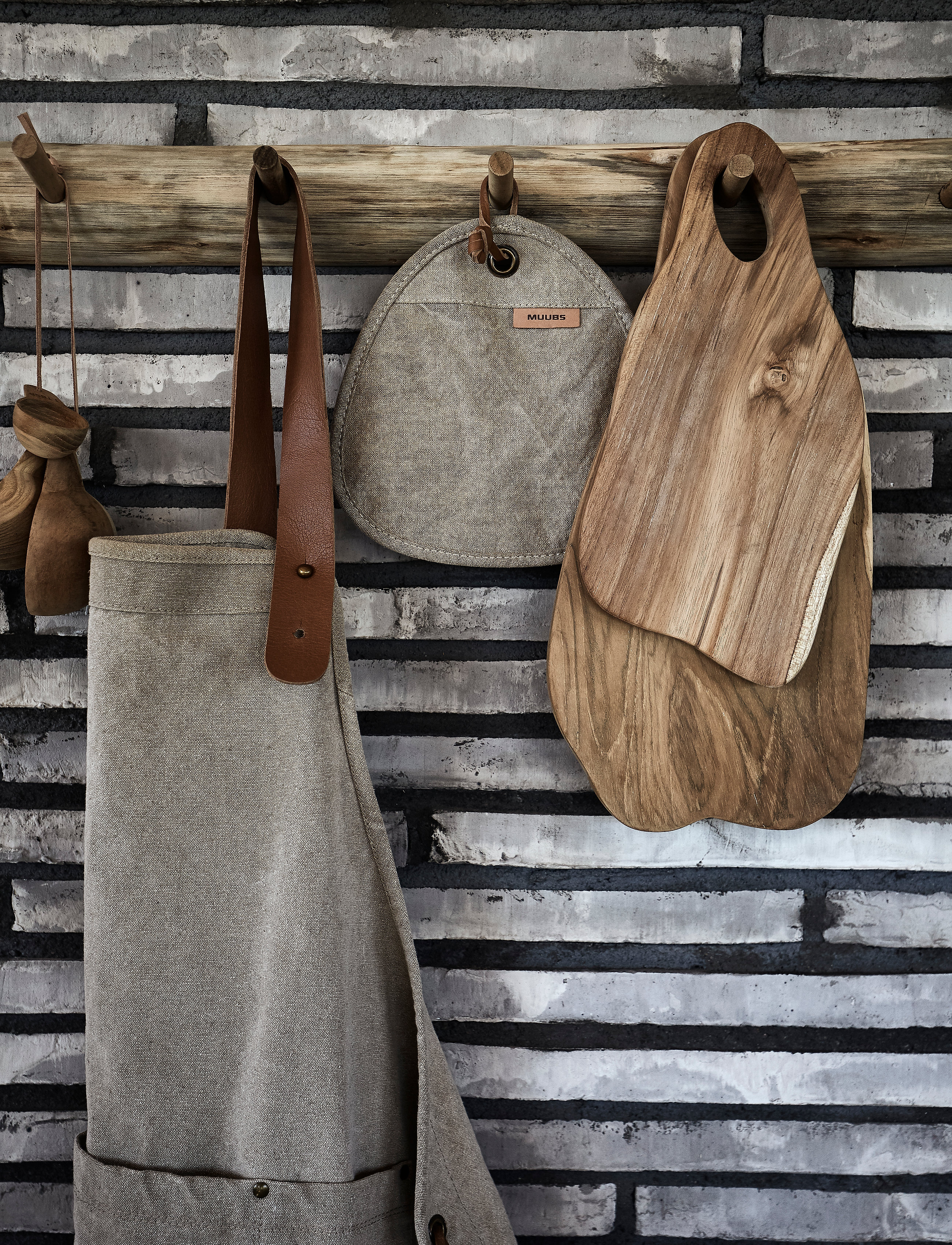 Muubs Cutting Board Louie M, 20X42X1.5 cm, Boards, Braun - Wooden Homeware