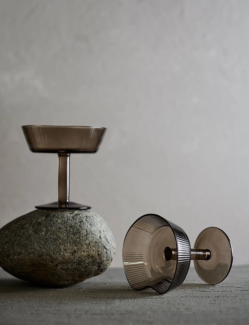 Muubs - Cocktail glass Ripe - Smoked brown - cocktail & longdrinkgläser - smoked brown - 2