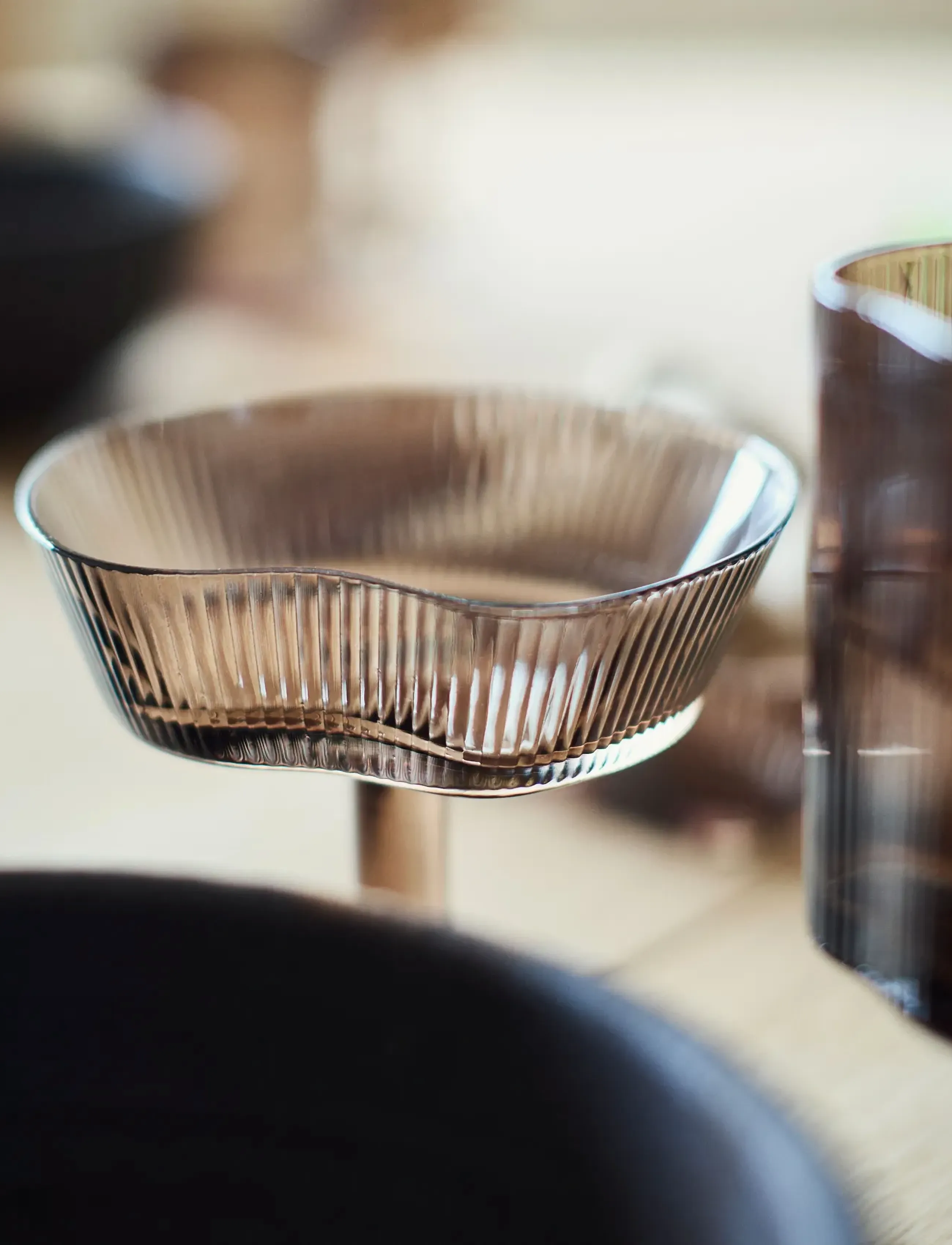 Muubs - Cocktail glass Ripe - Smoked brown - martiniglas & cocktailglas - smoked brown - 3
