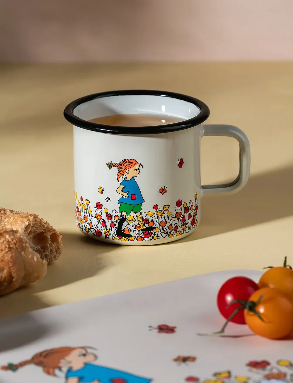 Muurla - Pippi enamel mug BE MORE PIPPI 3,7dl - kaffetassen - beige - 3