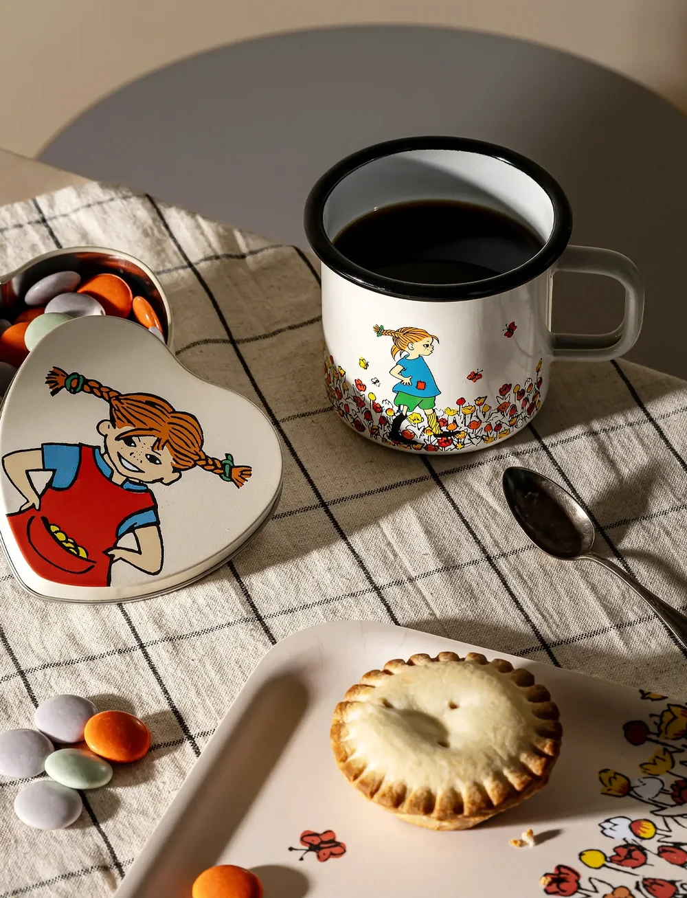 Muurla - Pippi enamel mug BE MORE PIPPI 3,7dl - kaffetassen - beige - 4