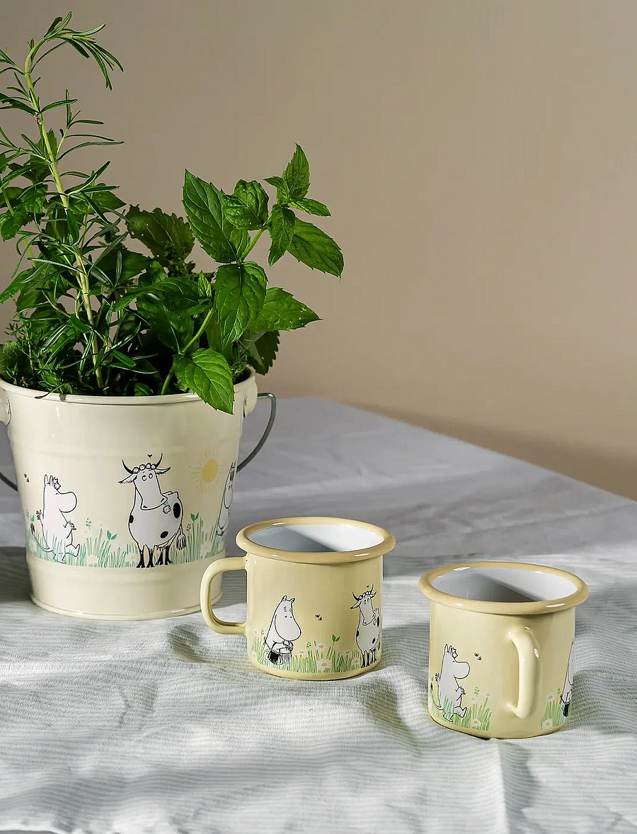 Muurla - Moomin enamel mug Meadow 2,5dl - yellow - 3