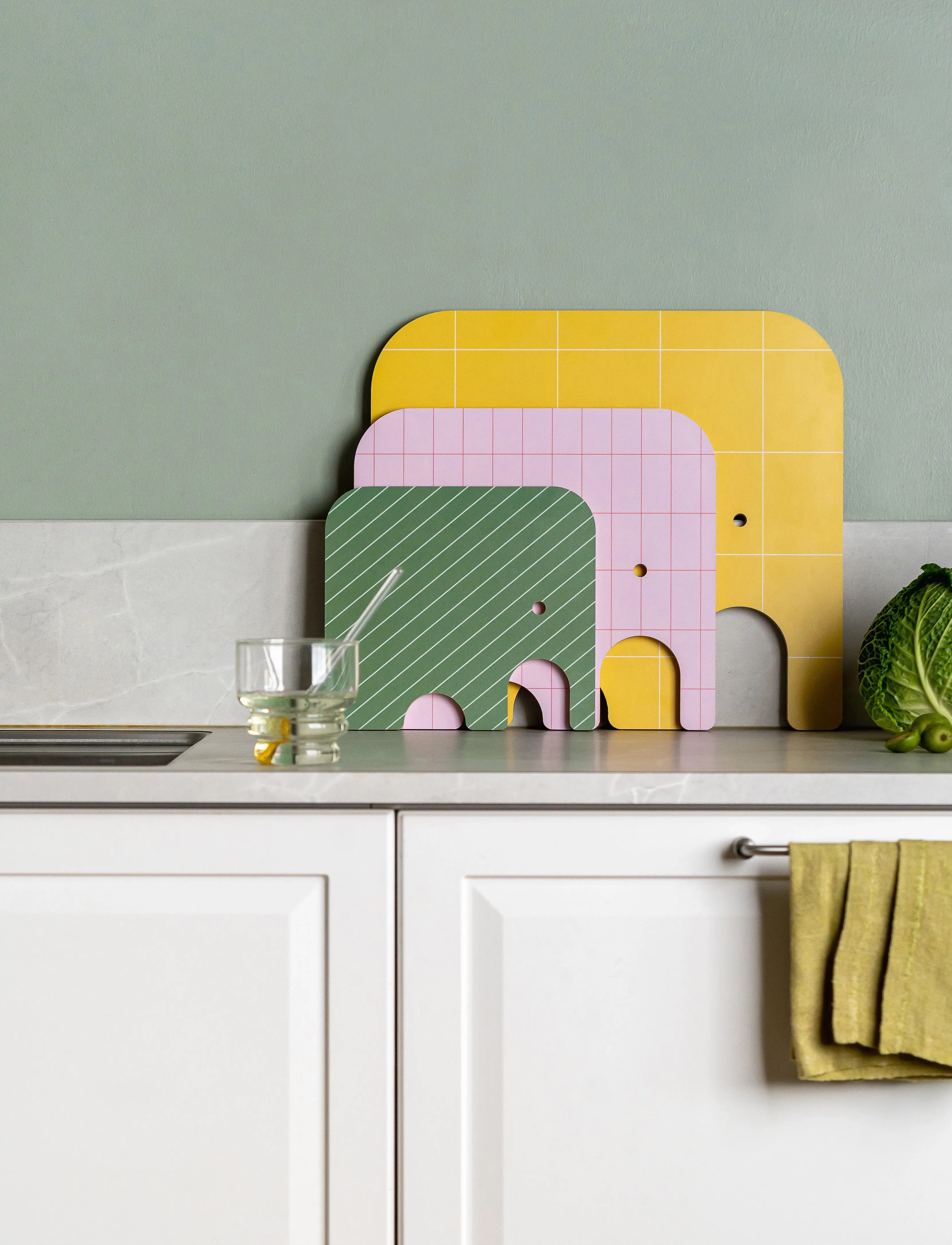 Muurla - Chop&Serve board Elephant S, birch/green - kochen - birch/green - 3