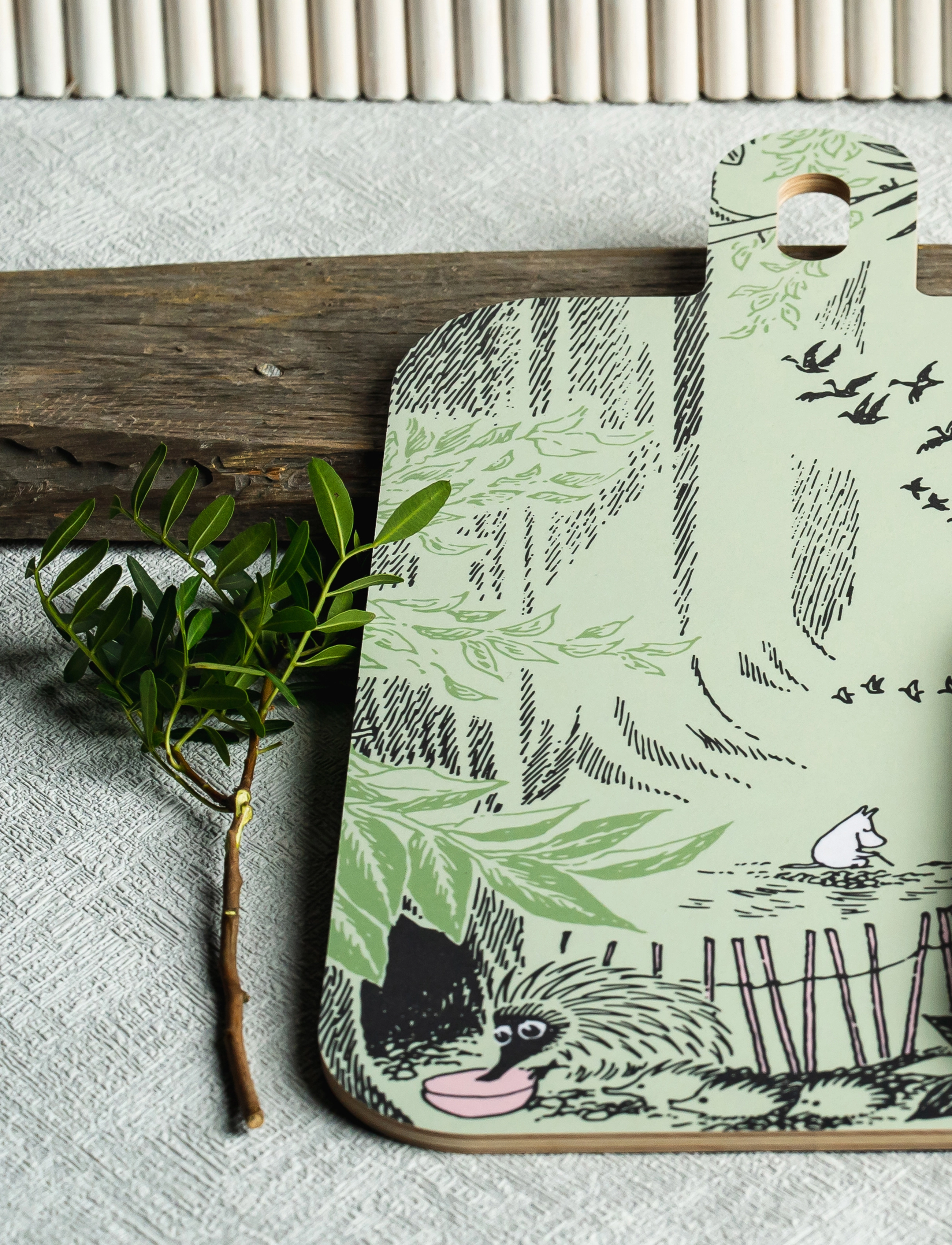 Muurla - Moomin Chop&Serve board In the wild - green - 1