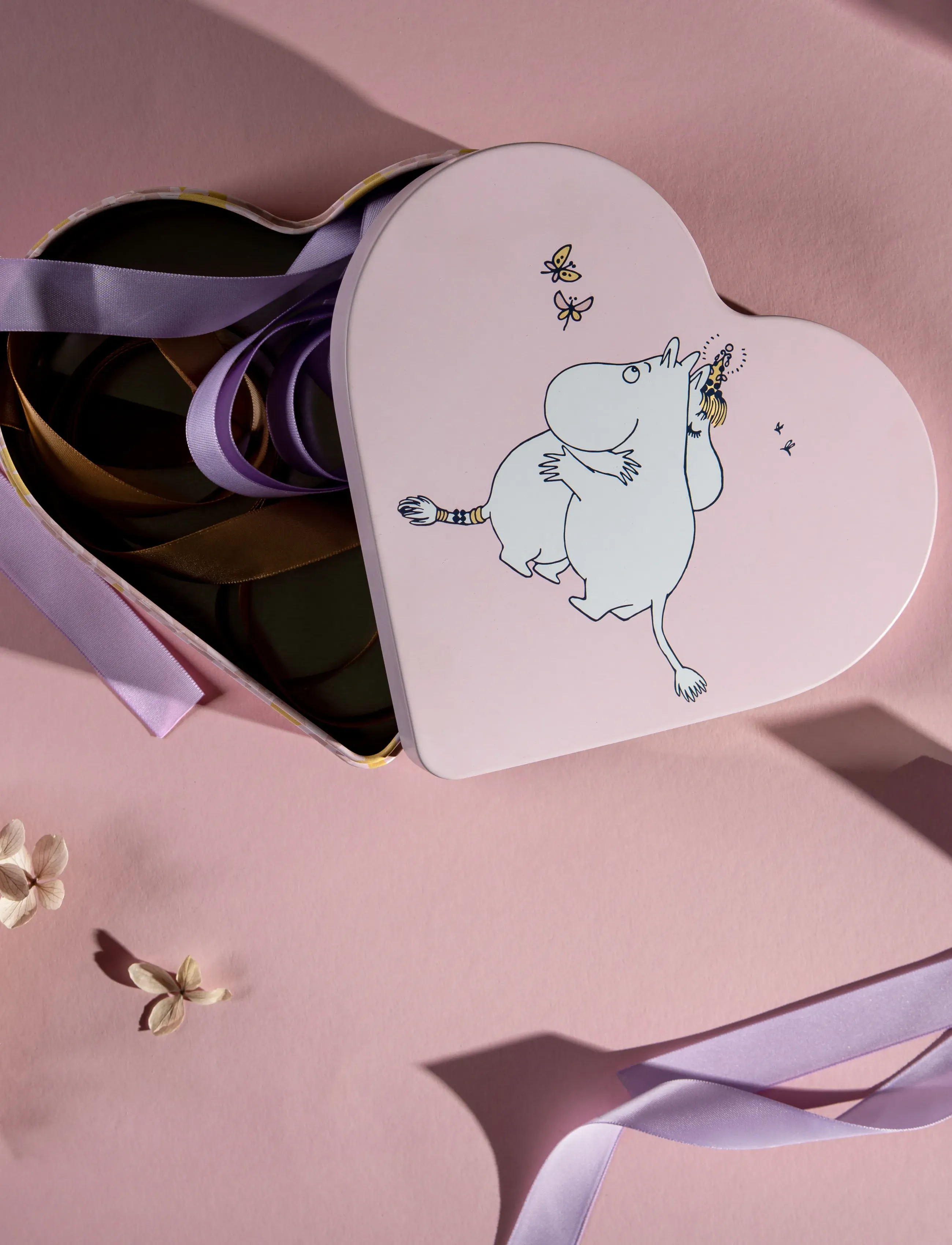 Muurla Mumin Hjerteformet Dåse Hug 18X14,5Cm, 18X14.5X5 cm, Storage, Rosa - Mini Boxes, Homeware