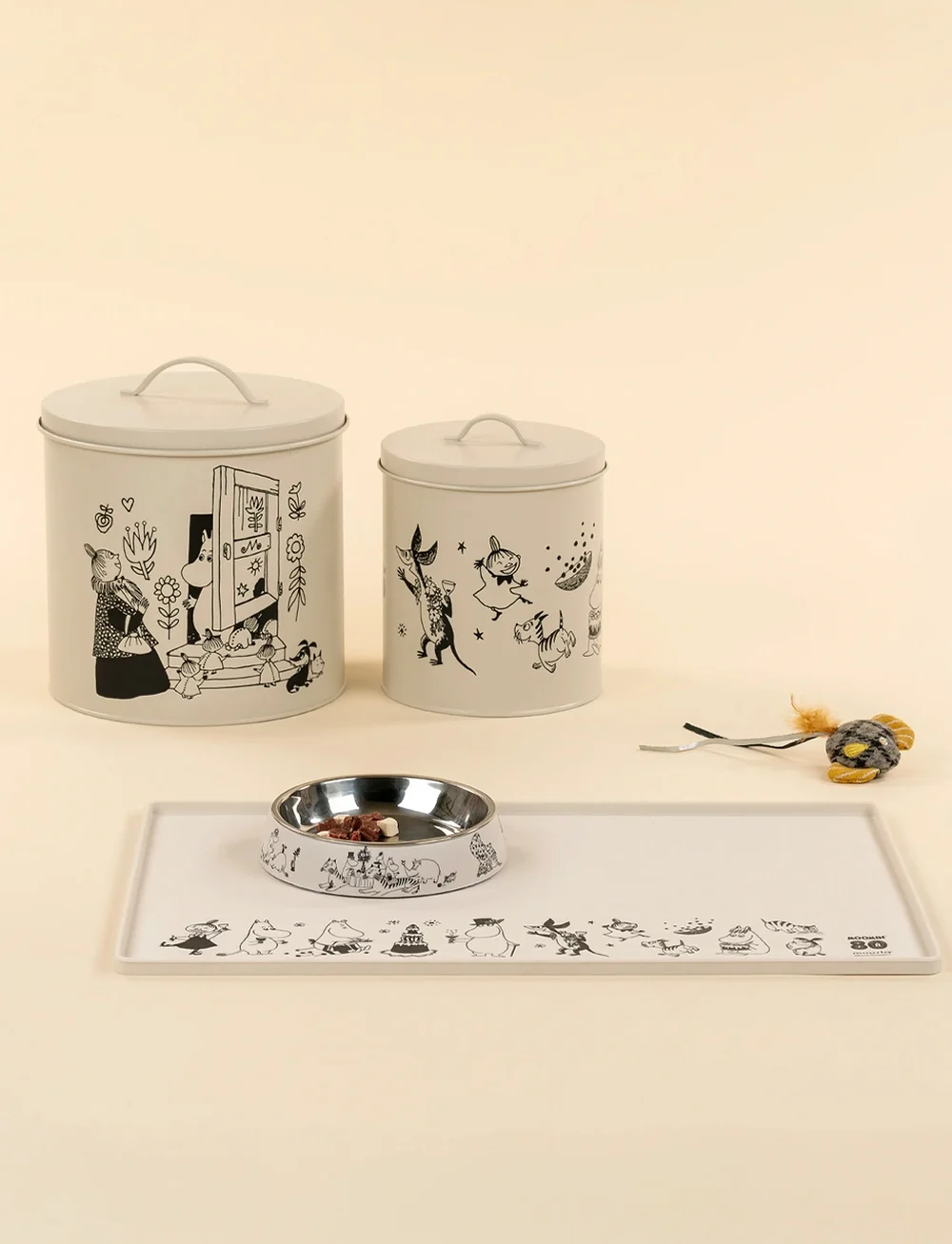 Muurla - Moomin for Pets Silicone mat Moomin 80 48x30cm - moomin 80. aastapäev - white - 2