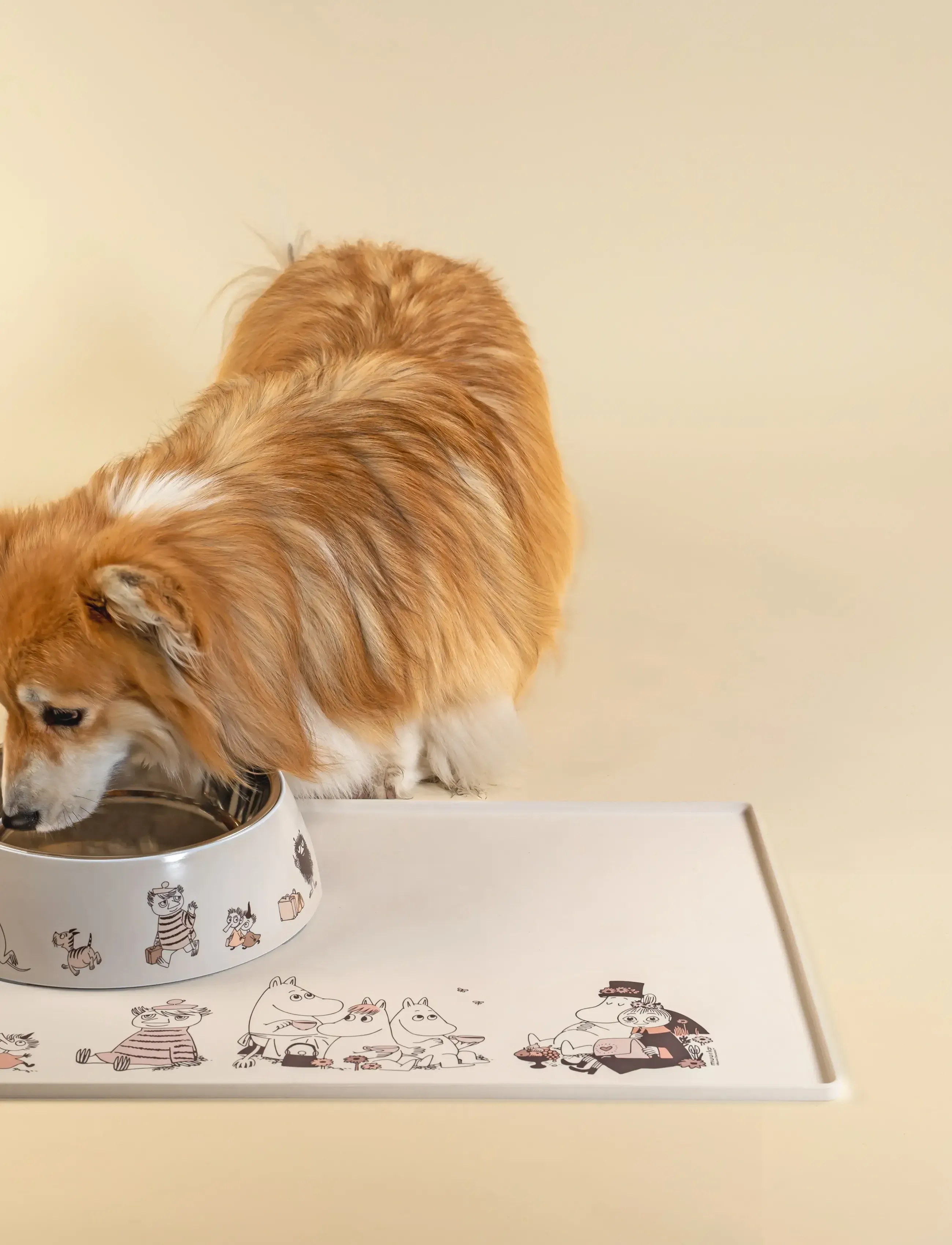 Muurla - Moomin for Pets Silicone mat Moments 60x40cm - für die haustiere - beige - 3