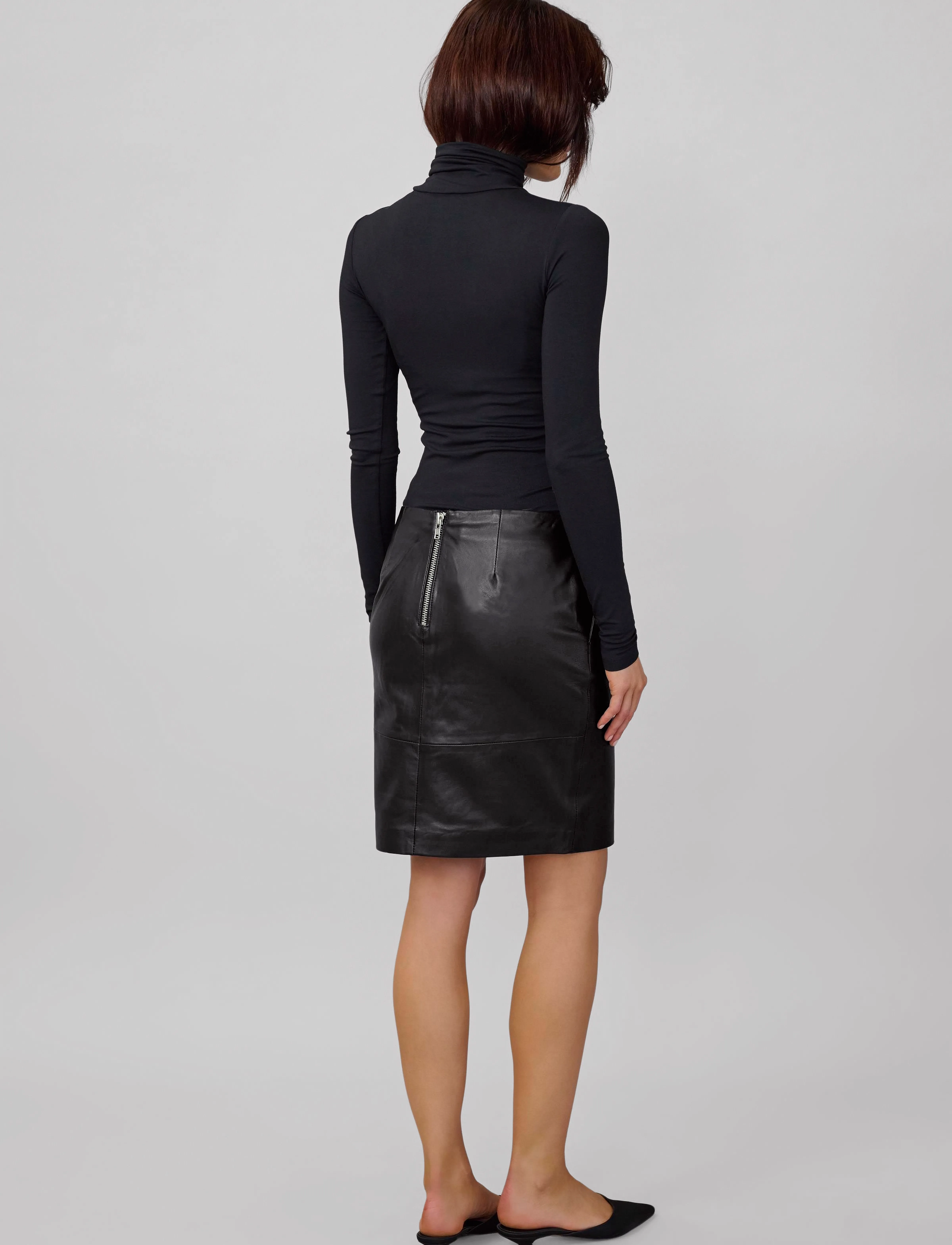 My Essential Wardrobe - 19 THE LEATHER SKIRT - jupes en cuir - black - 4