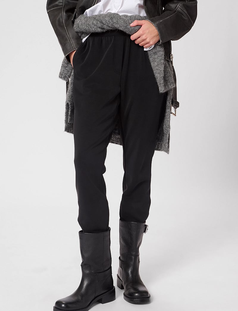My Essential Wardrobe - 22 THE SWEAT PANT - hverdags stil - black - 0
