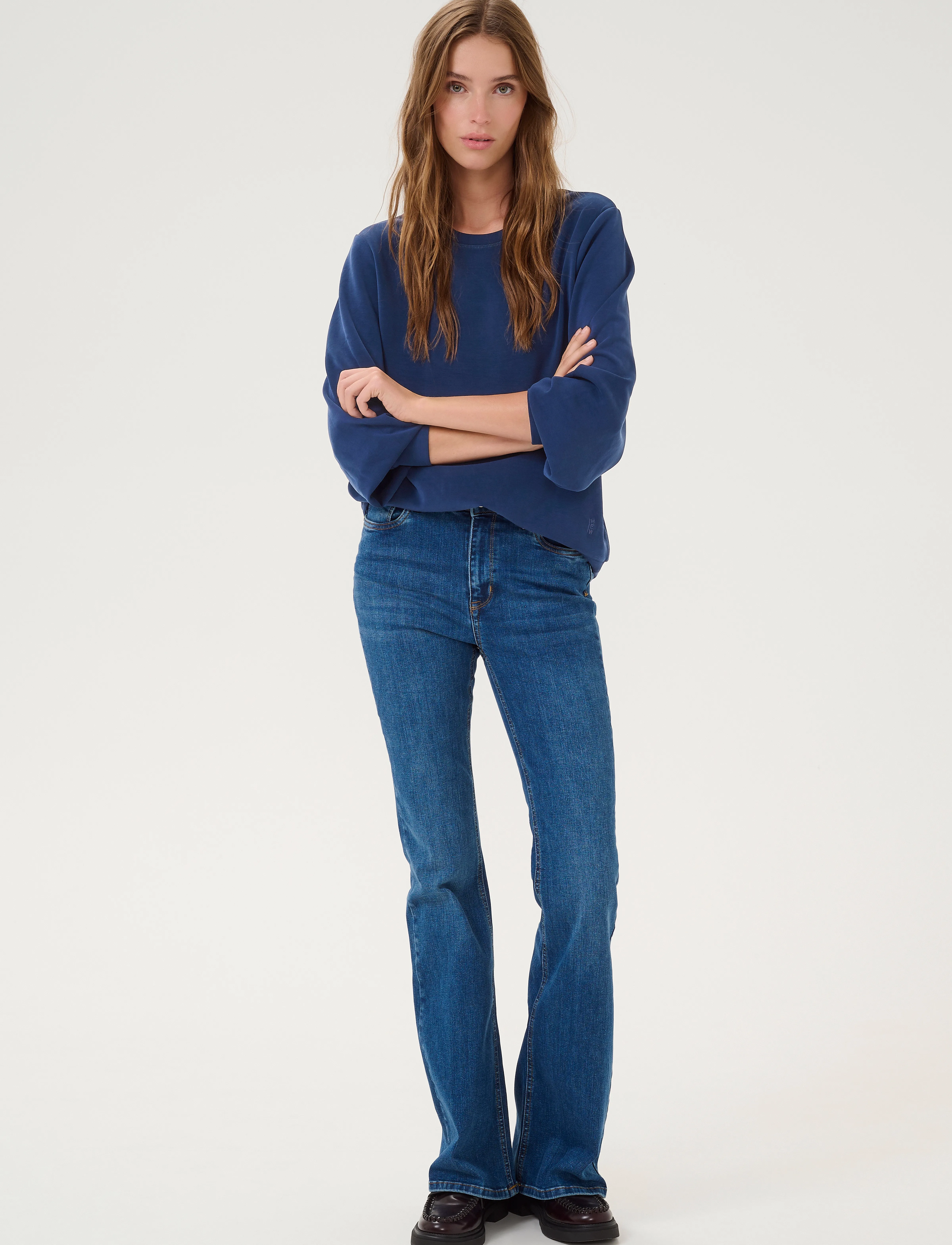 My Essential Wardrobe - 23 THE SWEAT BLOUSE - everyday style - total eclipse - 3
