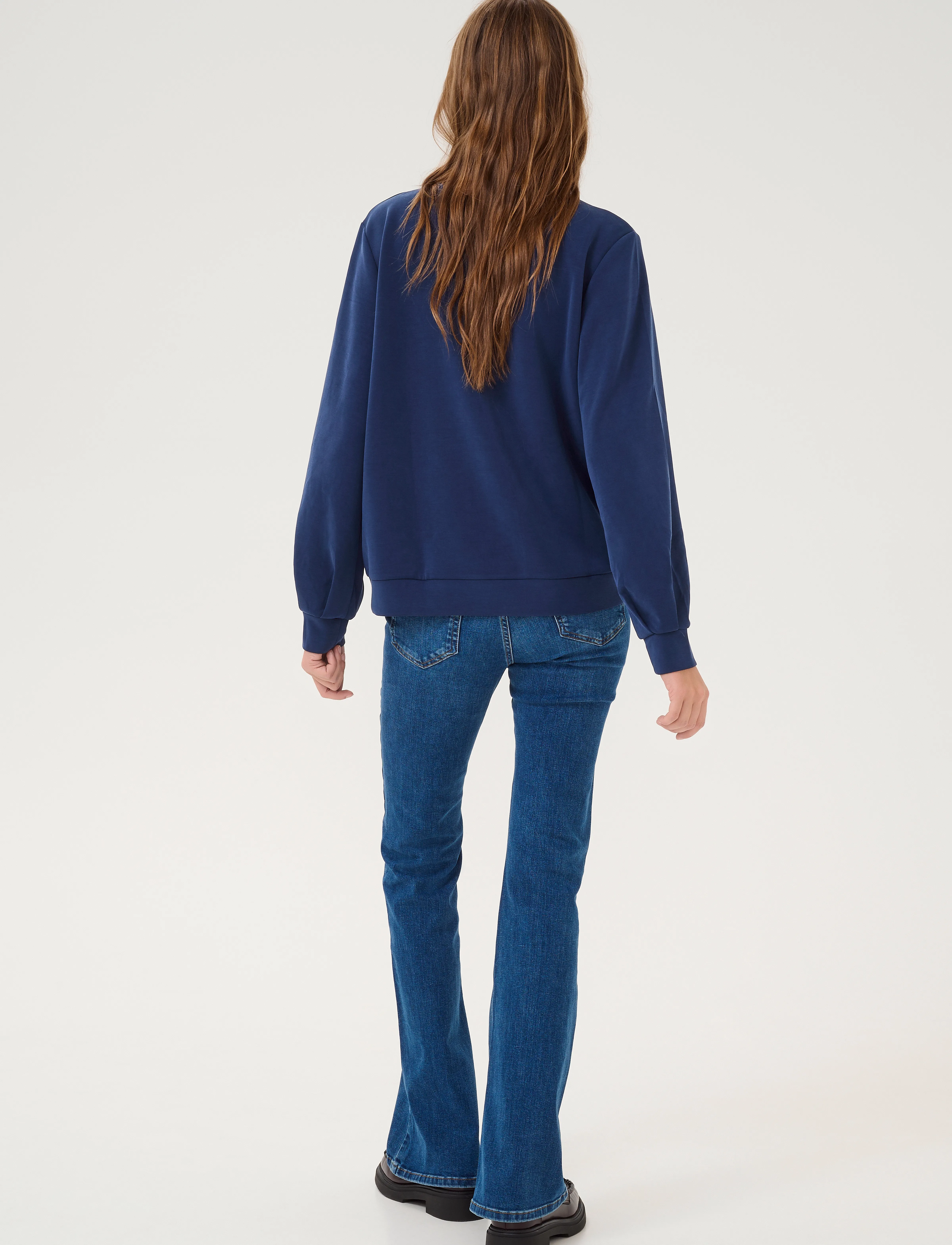 My Essential Wardrobe - 23 THE SWEAT BLOUSE - everyday style - total eclipse - 4