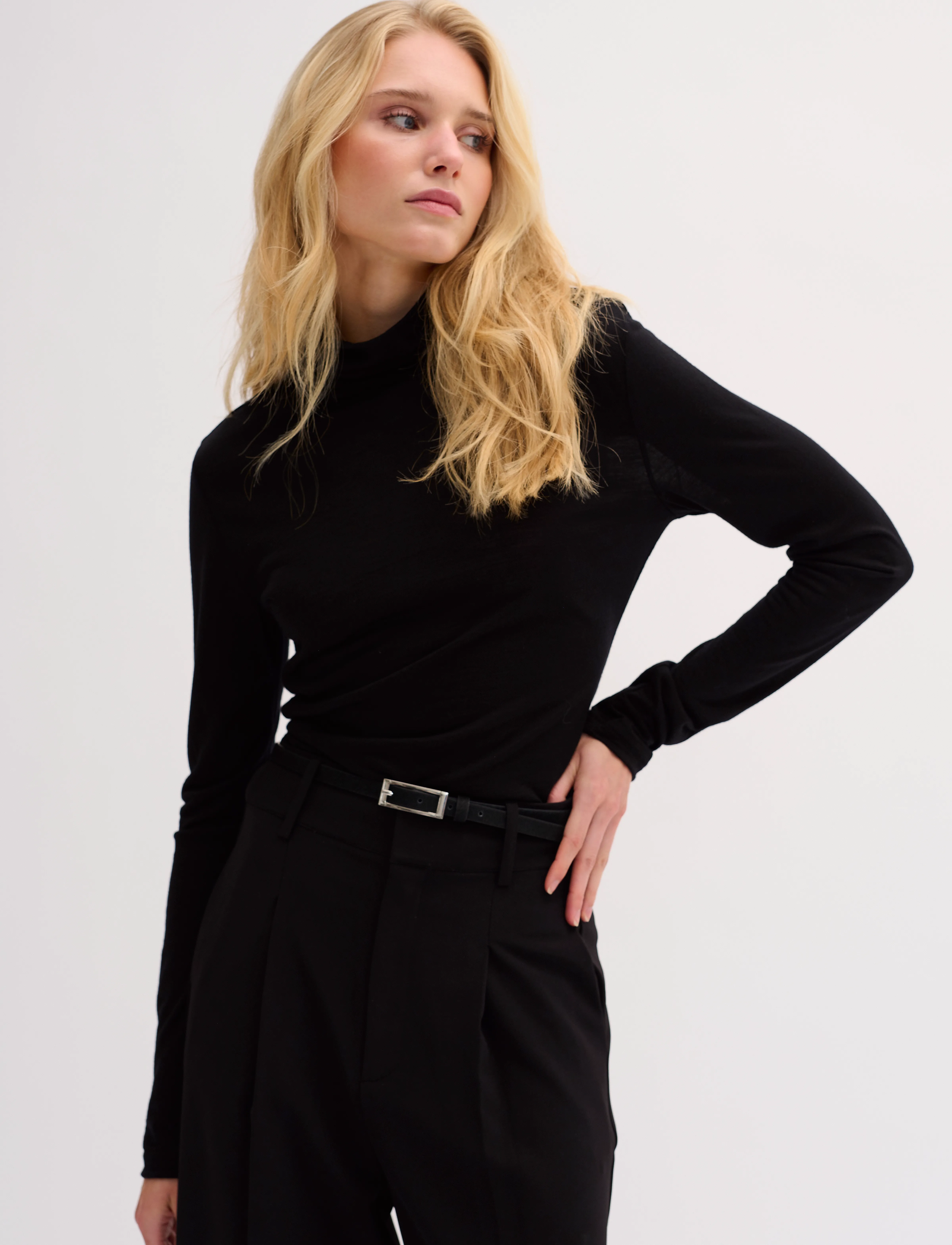 My Essential Wardrobe 01 THE ROLLNECK - T-shirts & Toppar - BLACK / black