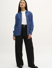My Essential Wardrobe - 15 THE DENIM SHIRT - džinsiniai marškiniai - medium blue vintage wash - 3
