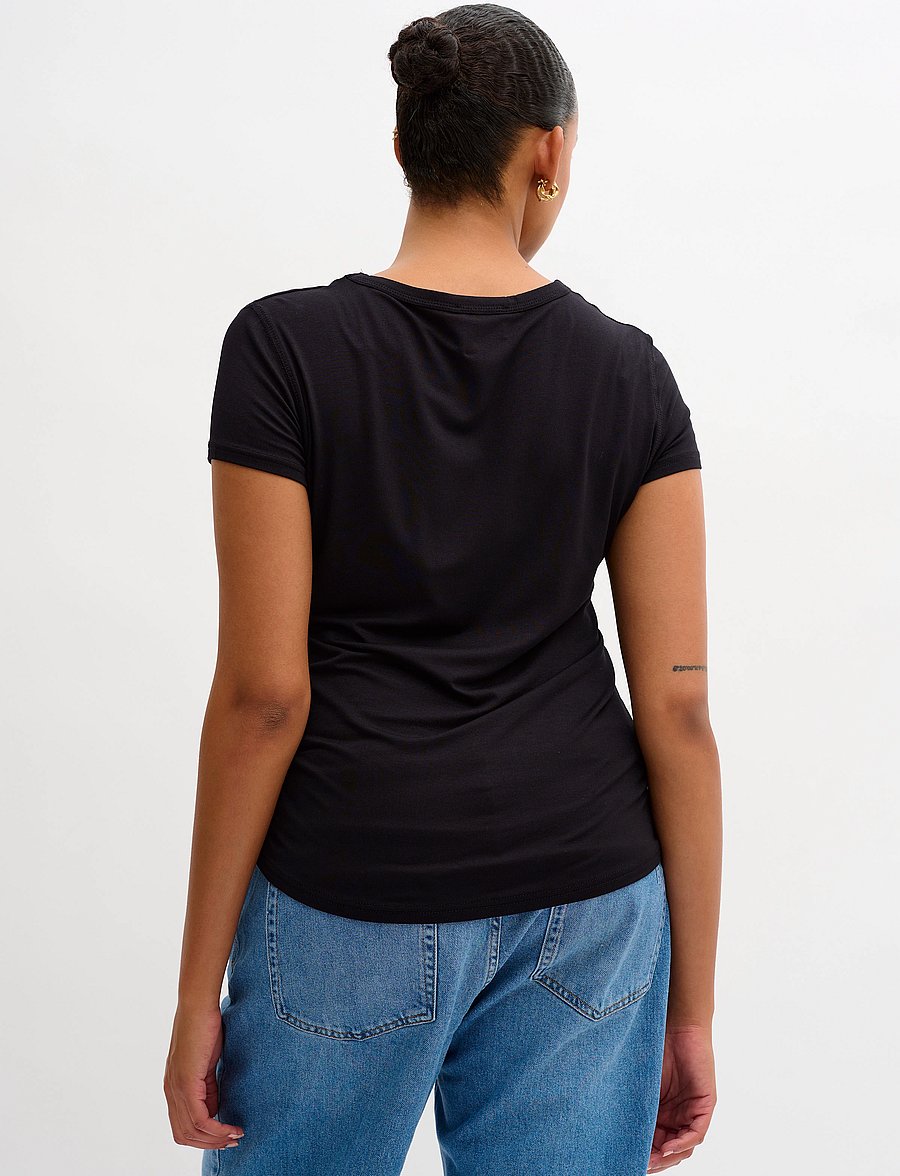 My Essential Wardrobe - 16 THE MODAL TEE - t-shirts - black - 5