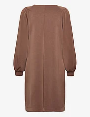 My Essential Wardrobe - MWElle Dress - marškinėlių tipo suknelės - toffee brown washed - 1