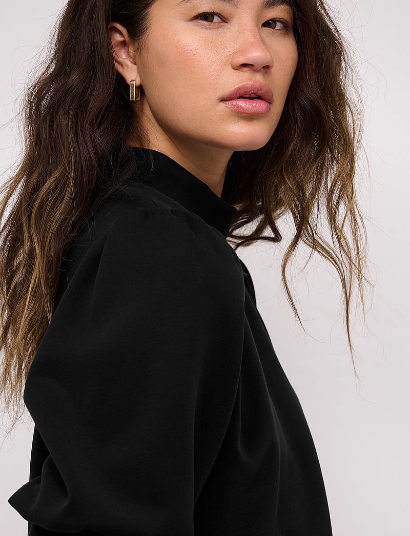 My Essential Wardrobe - 21 THE PUFF BLOUSE - kortärmade blusar - black - 5