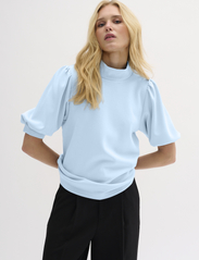 My Essential Wardrobe - 21 THE PUFF BLOUSE - short-sleeved blouses - cashmere blue - 2