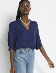 My Essential Wardrobe - MWOdis Blouse - short-sleeved blouses - dress blues - 2