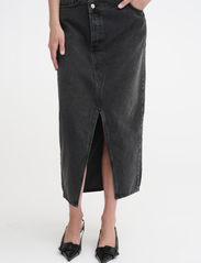My Essential Wardrobe - MWLouis Wrap 123 Skirt - denimnederdele - black wash - 1