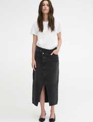 My Essential Wardrobe - MWLouis Wrap 123 Skirt - džinsiniai sijonai - black wash - 3