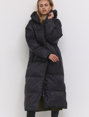 My Essential Wardrobe - DinaMW Luna Long Down Jacket - Žieminės striukės - black - 4